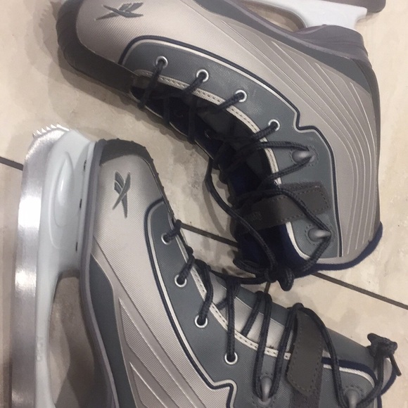 Reebok ice skates size 10 - Picture 7 of 7